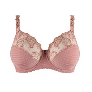 Louisa Bracq Elise Beugelbh 03-41901